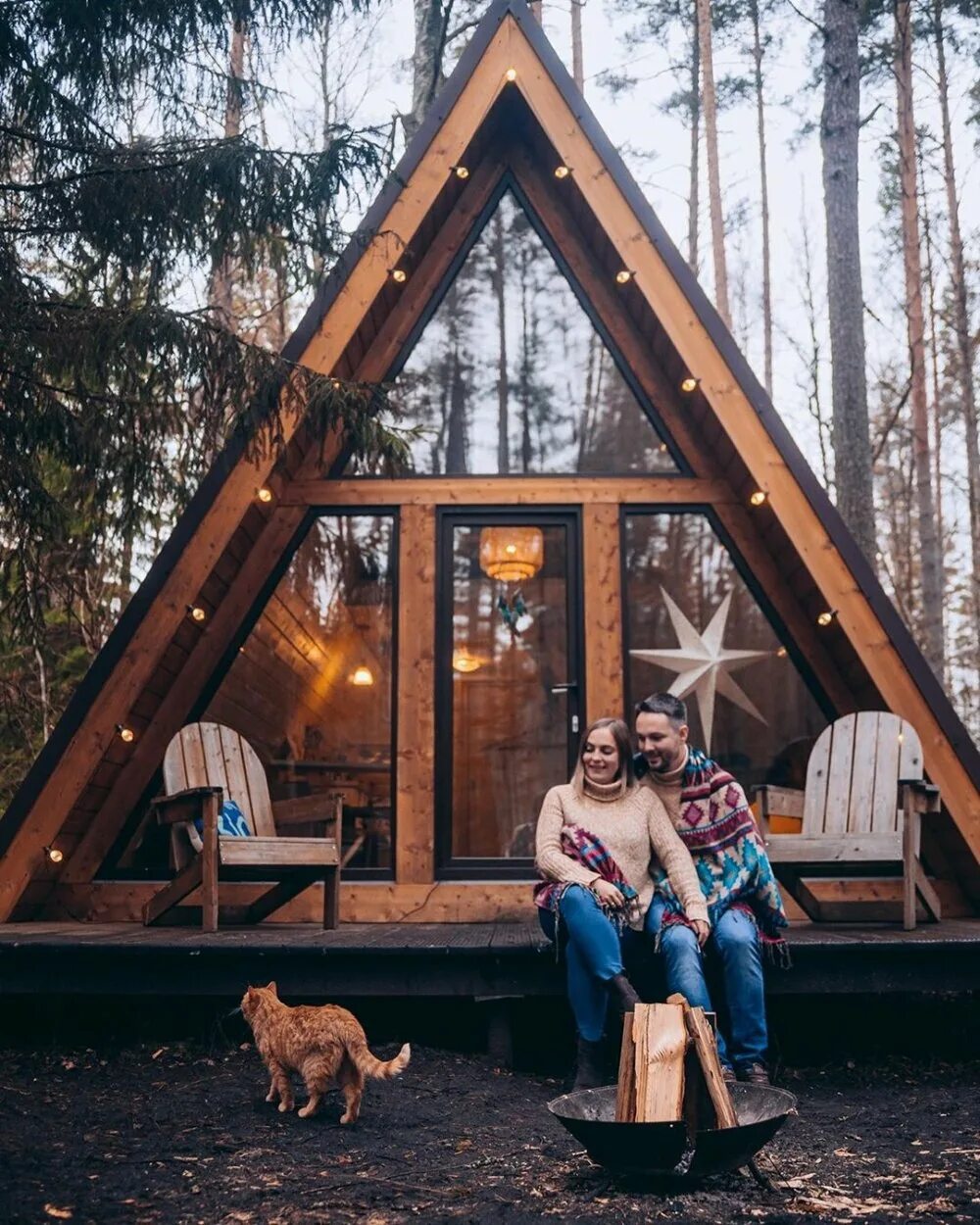 Шанти хоум. Дом шалаш глэмпинг. Шанти домики спб лес. Глэмпинг шанти хоум ленинградская область. Shanti home спб домики.