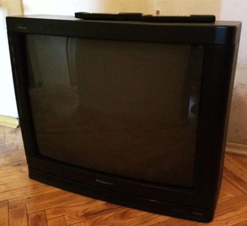 Авито куплю телевизор новосибирск. Телевизор даром. Заберу даром телевизор. Телевизор с кинескопом.