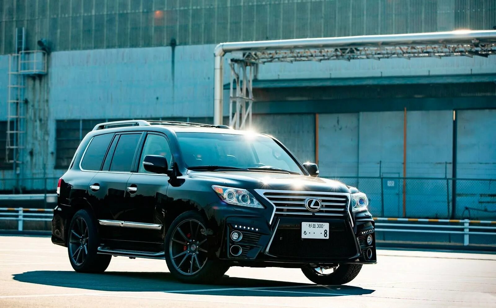 Lexus lx шины. Lexus LX 570. Лексус ЛХ 570. Лексус LX 570 Vossen. Lexus LX 570 Forged.