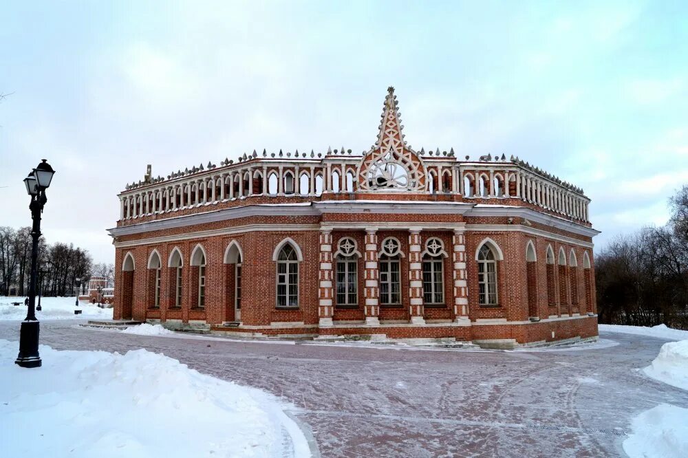 Царицыно императрица. Царицыно Кавалерский корпус. Третий Кавалерский корпус Царицыно. 3 Кавалерийский корпус Царицыно. Царицыно кавалерийский корпус Царицыно.