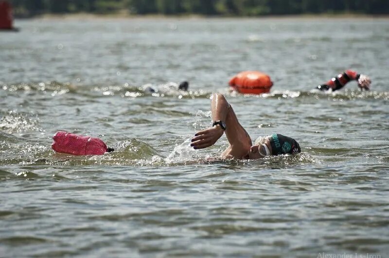 Массовый заплыв голышом. Проходит оби. Оби. Проходит оби. Поколение next в куйбышеве внутри площадка.