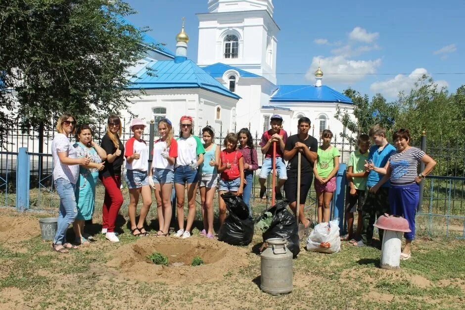 Астраханской области енотаевский район село енотаевский погода. Село Грачи Астраханская область Енотаевский район. Село Грачи Енотаевский район. Село Никольское Астраханская область Енотаевский район школа. Село Никольское Астраханская область школа.