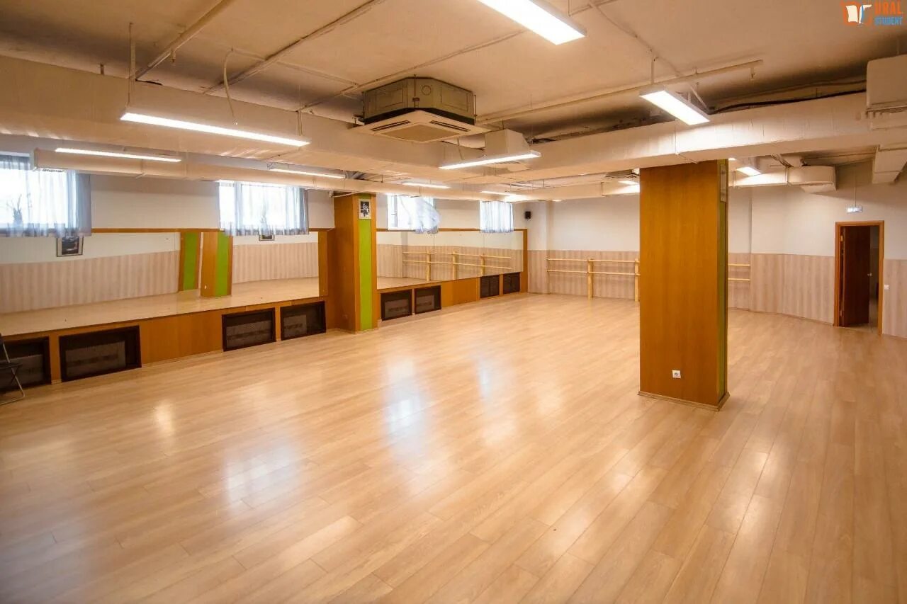 почасовая аренда омск. фитнес плюс омск на 21 амурской. варшавка зал. почасовая аренда омск. отель в омске на сутки.