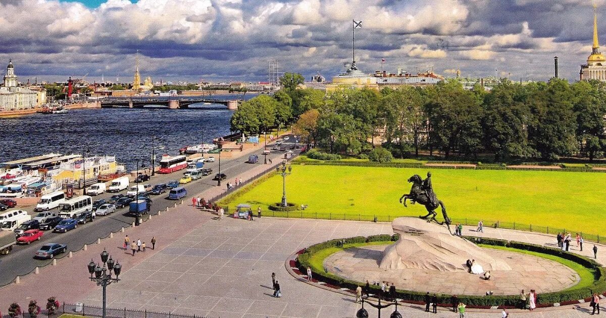 Площадь петра 1 санкт петербург. Медный всадник на Сенатской площади. Медный всадник, Санкт-Петербург, Сенатская площадь. Сенатская площадь, 1, Санкт-Петербург. Площадь Декабристов в Санкт-Петербурге.