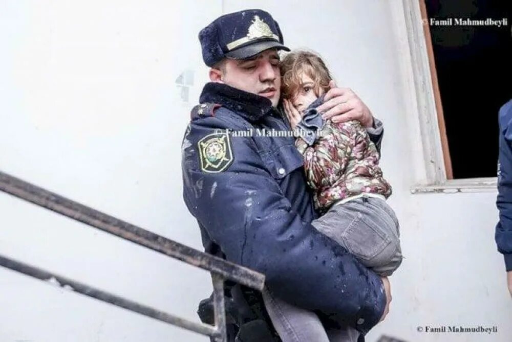 Спасается от полиции