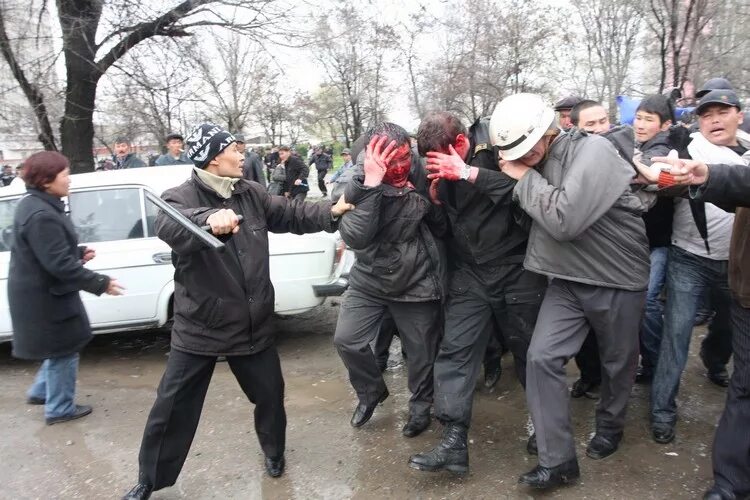 15 апреля 2010. Апрельская революция в Кыргызстане. Апрельская революция в Кыргызстане 2010.