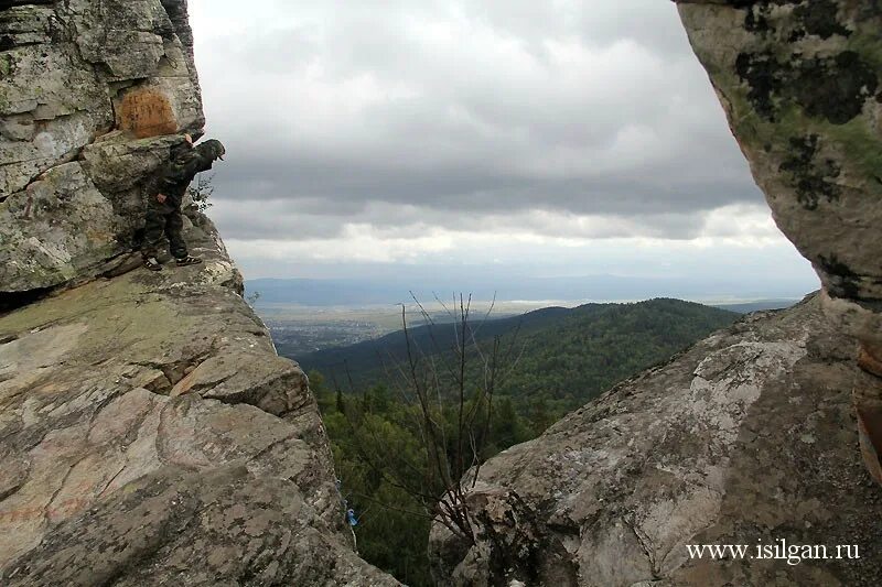 Гора Малиновка Белорецк. Гора малиновая Белорецк. Гора малиновая Башкирия. Малиновые скалы Белорецк. Малиновые горы впр 8 класс