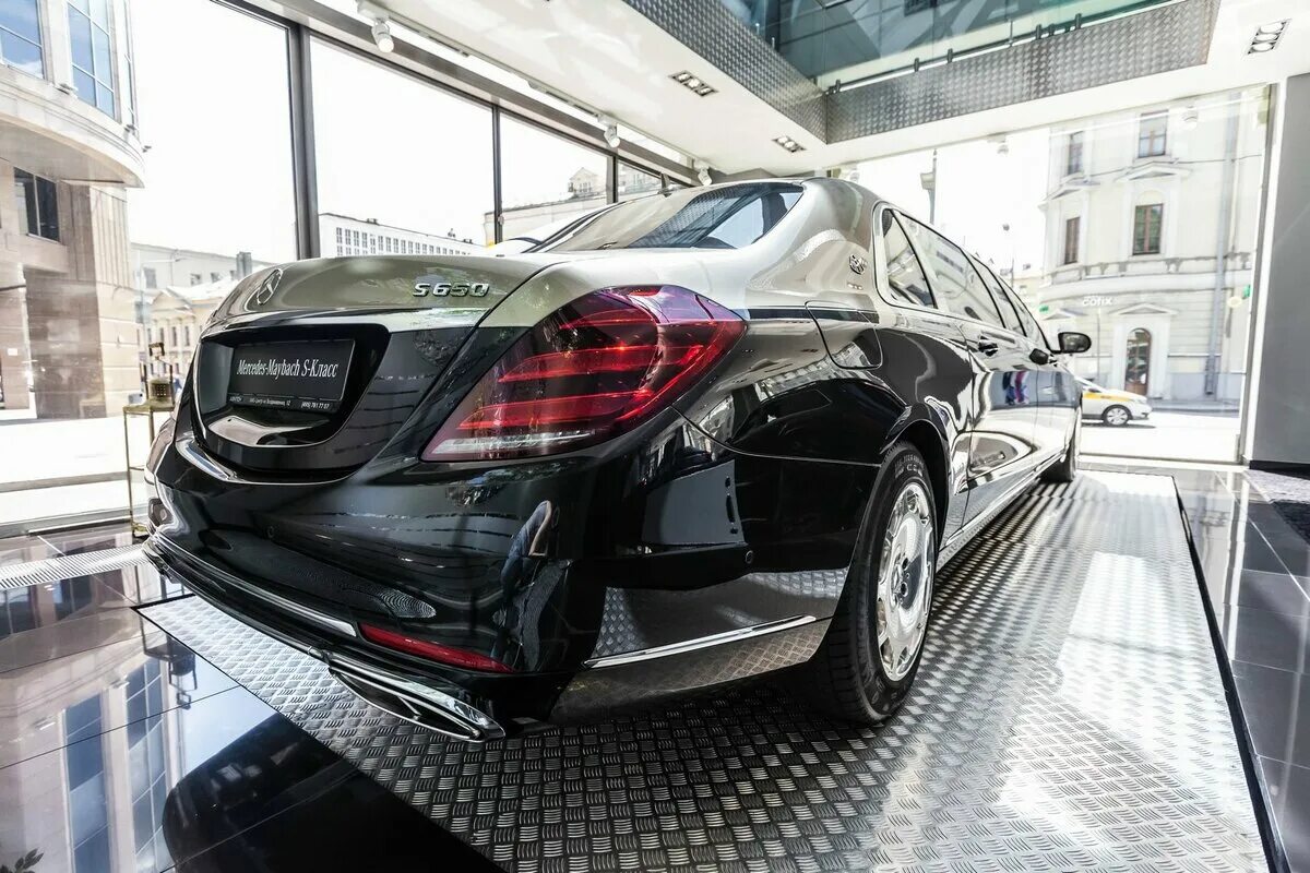 Цена самого дорогого мерседеса. Maybach s650 Pullman. Мерседес Майбах с650 Пульман. Mercedes Maybach s650. Mercedes s650 Pullman.