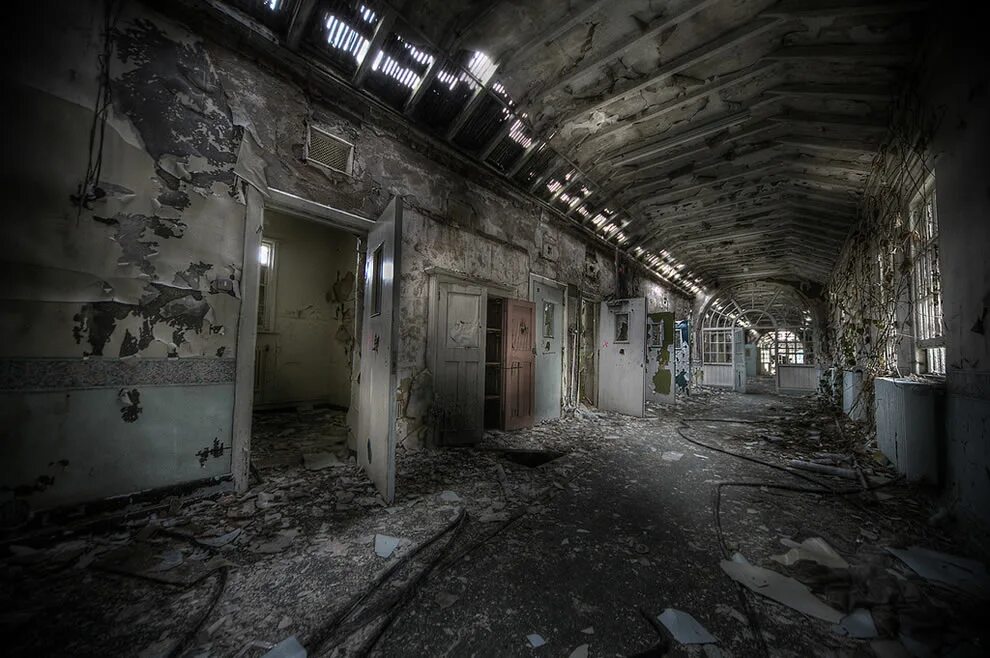 Остров повелья венеция. Заброшенный остров повелья. Beelitz heilstätten заброшенный госпиталь. Госпиталь белиц-хайльштеттен[12]. Белиц-хайльштеттен госпиталь.