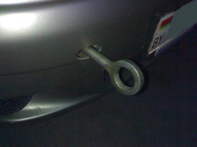 буксировочная петля ваз 2110. буксировочные петли на гольф 5 спереди. тойота королла 2003 буксировочный крюк. буксировочный крюк газ 31105 резьба. где находится буксировочная петля.