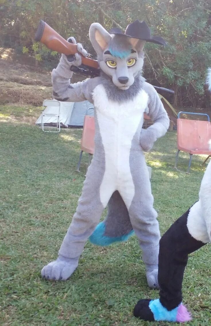 Crash Azarel fursuit. За фурри и двор. Фурри люди в костюмах. Фурри краш. Furry real life