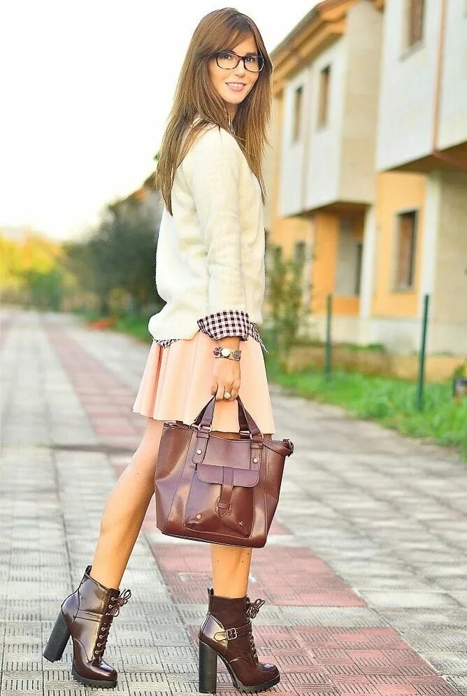 Ботильоны под. Образ с ботильонами. Ботильоны под платье. Ботильоны с платьем. Ботильоны на высоком каблуке.