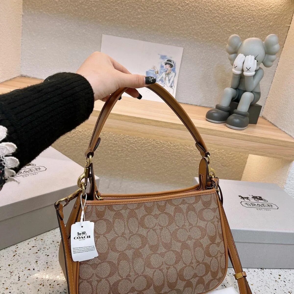 Коач сумка оригинал. Сумка coach 96036678258. сумка coach белая. новая коллекция coach сумки 2025. блестящая сумка coach.