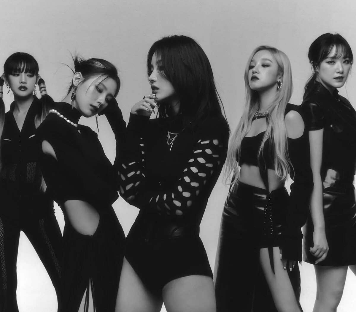 Самая популярная песня джи айдл. (g)i-dle love. Gidle soyeon. (여자)아이들((g)i-dle). G idle участницы hwaa.