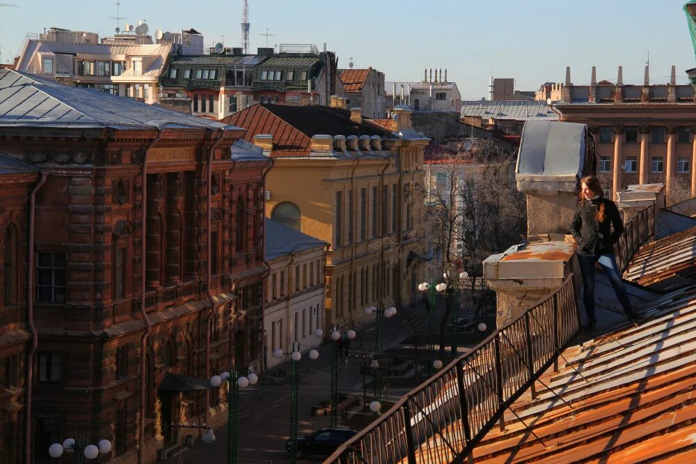 Горохова 4 дом. Гороховая 4 Санкт-Петербург крыша. Вид с крыши Питер на Петроградке. Крыши Невского проспекта.