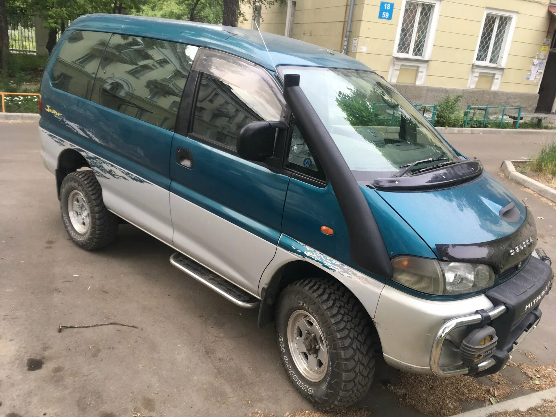 Митсубиси Делика л400. Митсубиси Делика 400. Мицубиси Делика 1. Mitsubishi Delica l500.