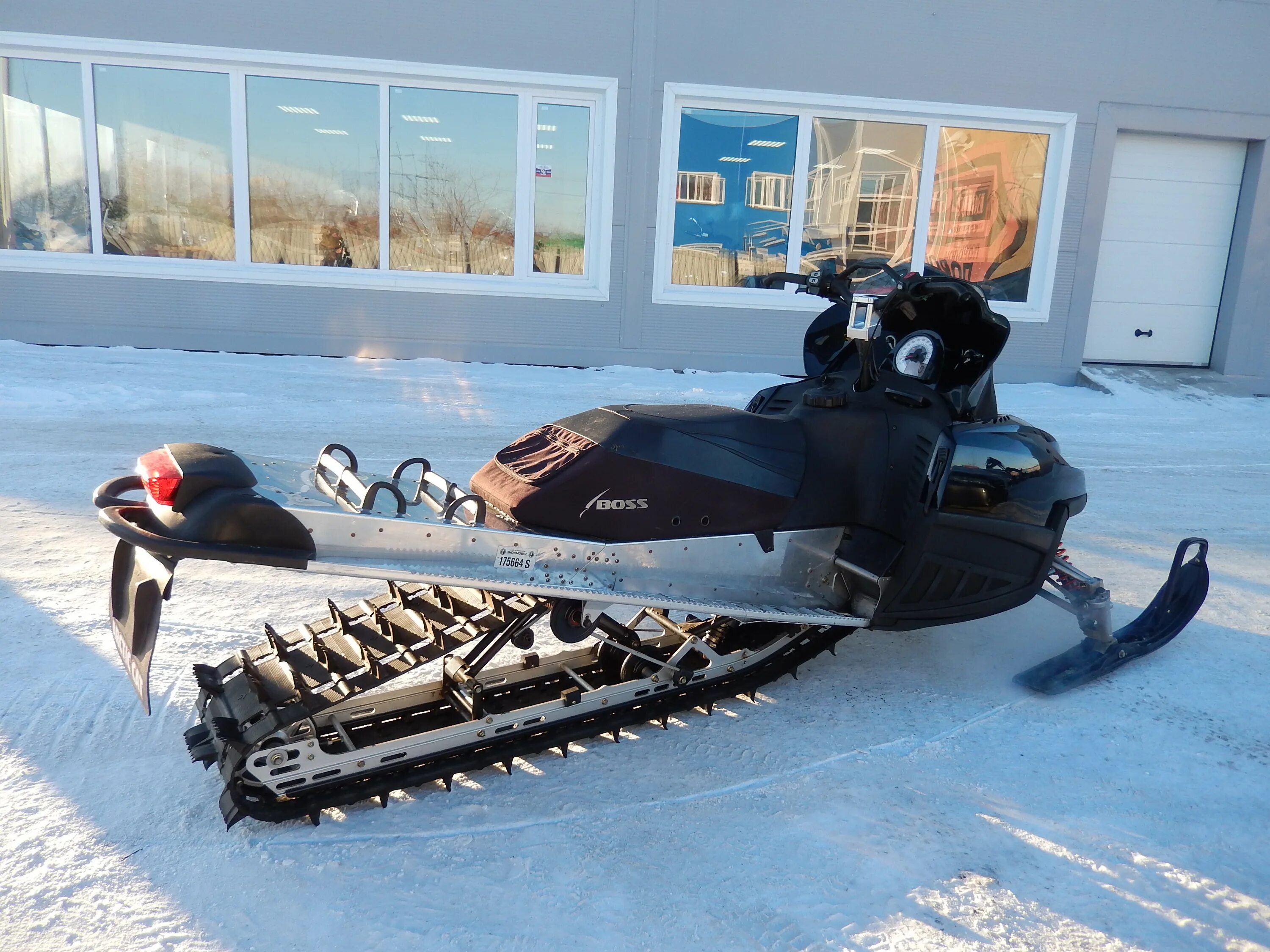 Гусянка на снегоход Arctic Cat 1000. Военный снегоход. Боевые снегоходы. Канадский военный снегоход. Снегоход из японии б у