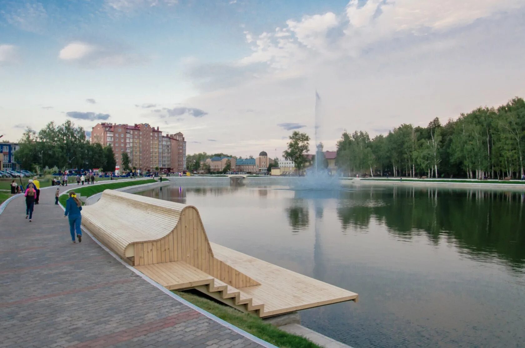 Много набережных