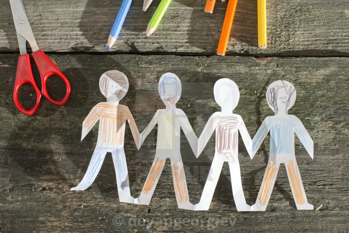 Человечки из бумаги. Фигурки людей из бумаги. Человечки из бумаги. Что можно сделать из бумаги человека. Человечки из бумаги.