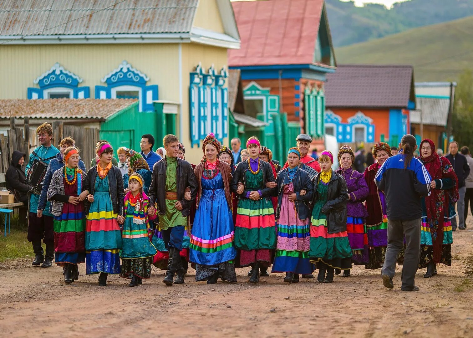 Село в бурятии. Село Тарбагатай Бурятия семейские. Семейские деревни в Забайкалье. Семейские староверы Забайкалья. Семейские села Забайкалья.