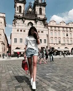 Девочка прага