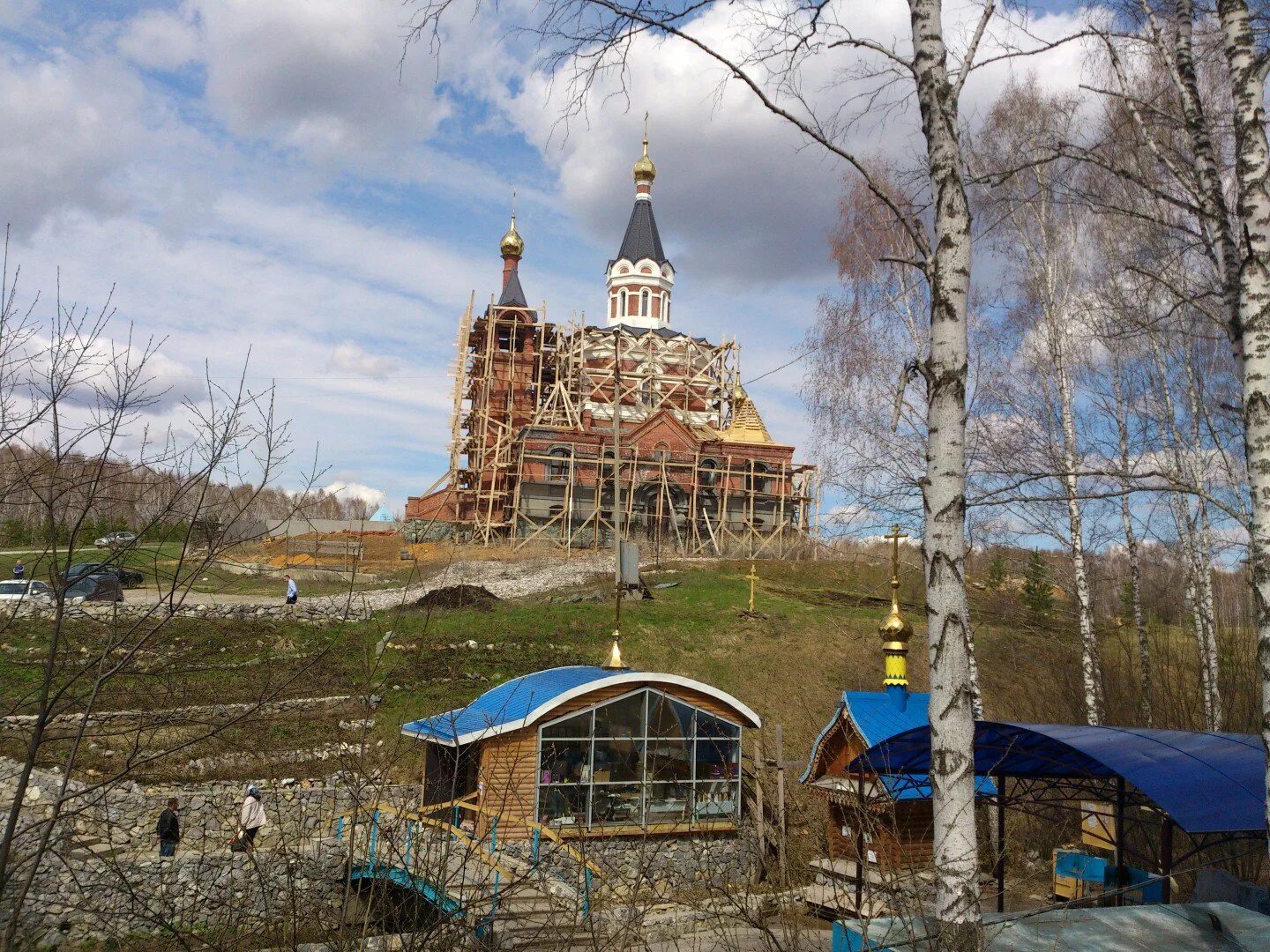 Святой источник ложок. Храм Искитим ложок. Святой источник Искитим ложок. Святой ключ Искитим ложок. Храм на святом источнике Искитим.