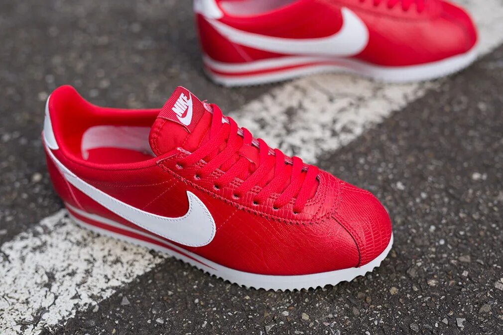 Nike Cortez красные. Nike Cortez Red Leather. Nike Cortez мужские White Red. Nike crunchy Red. Красные найк купить