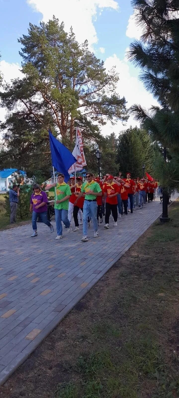 60 дол. Дол городок солнца Полевской. Детский лагерь. Детский оздоровительный лагерь городок солнца. Солнце городок лагерь 2023.