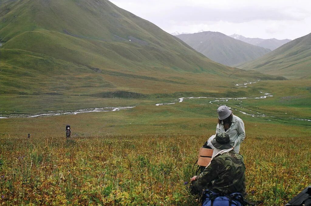 Ала баш. Ала баш. Горный хребет в кыргызстане ала тоо. Кюнгют село. Рельеф кыргызстана кратко.