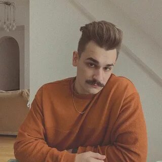 Юлик сколько лет