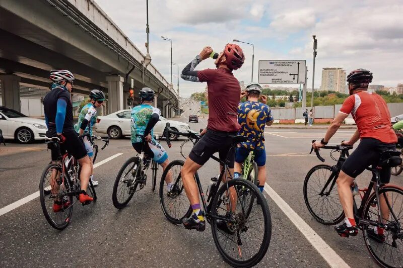 велостанок для велосипеда. велогонка тренировка. триатлон велогонка. велоспорт подготовка. велоспорт подготовка.