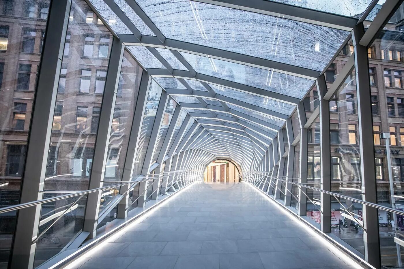 Скай мосты в зданиях. Торонто Скай дом. Торонто Скай дом 2002. Pedestrian Bridge.