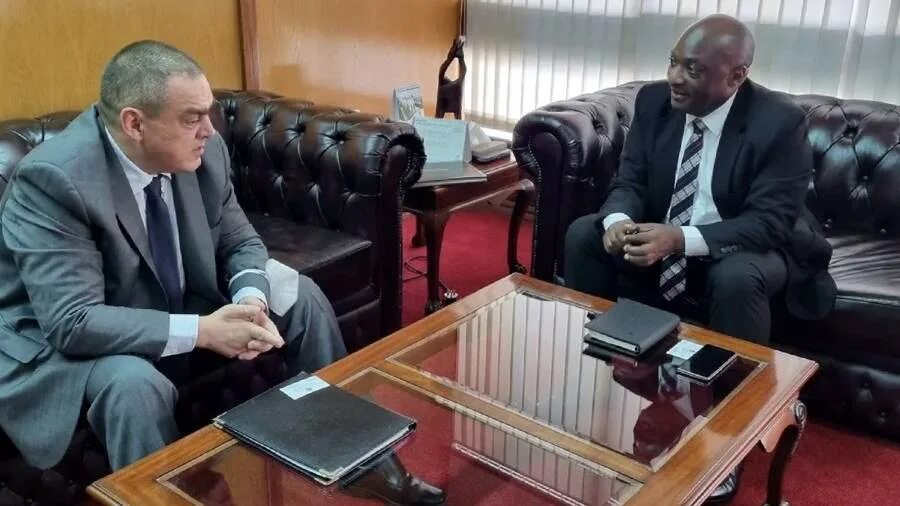 пожал французский. франция отозвала послов из сша и австралии. франция отозвала послов из сша и австралии. отозванные послы. президентские выборы в нигерии.