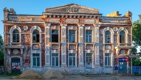 Старинные здания города