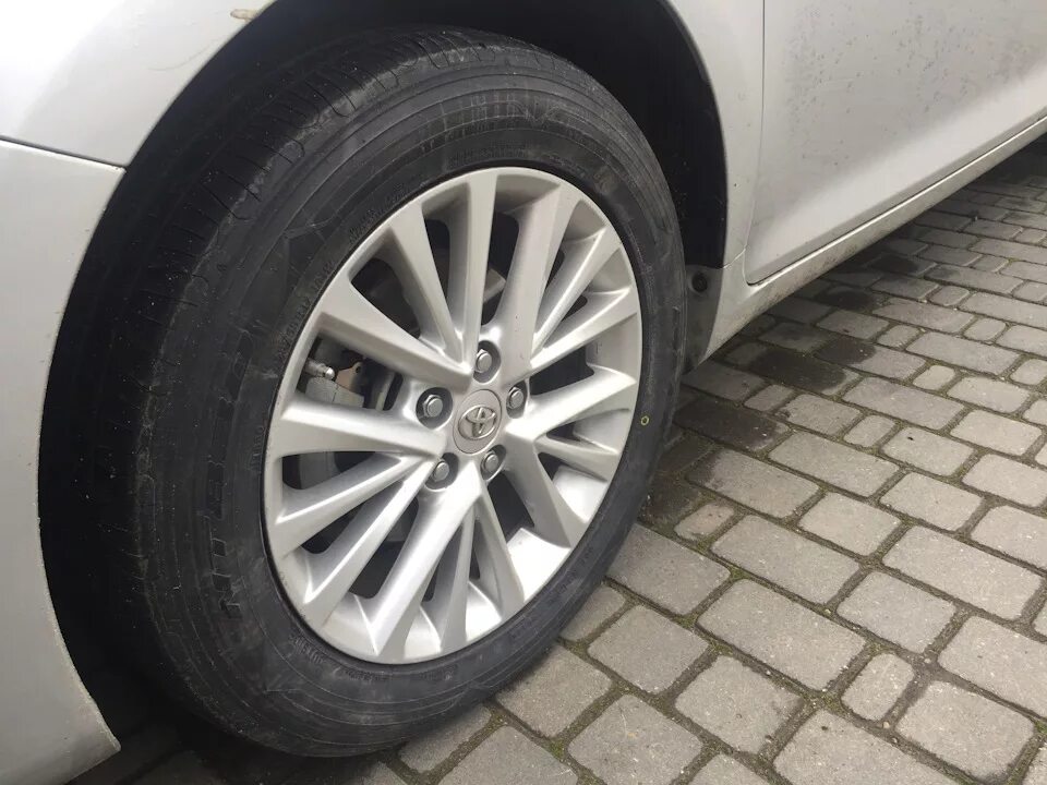 225 55 17 Toyota Camry. Toyota Camry 225/50/17. Шины 225/55 r17 на Тойота Камри 50. Camry v50 225 60 r16. Размер резины на камри