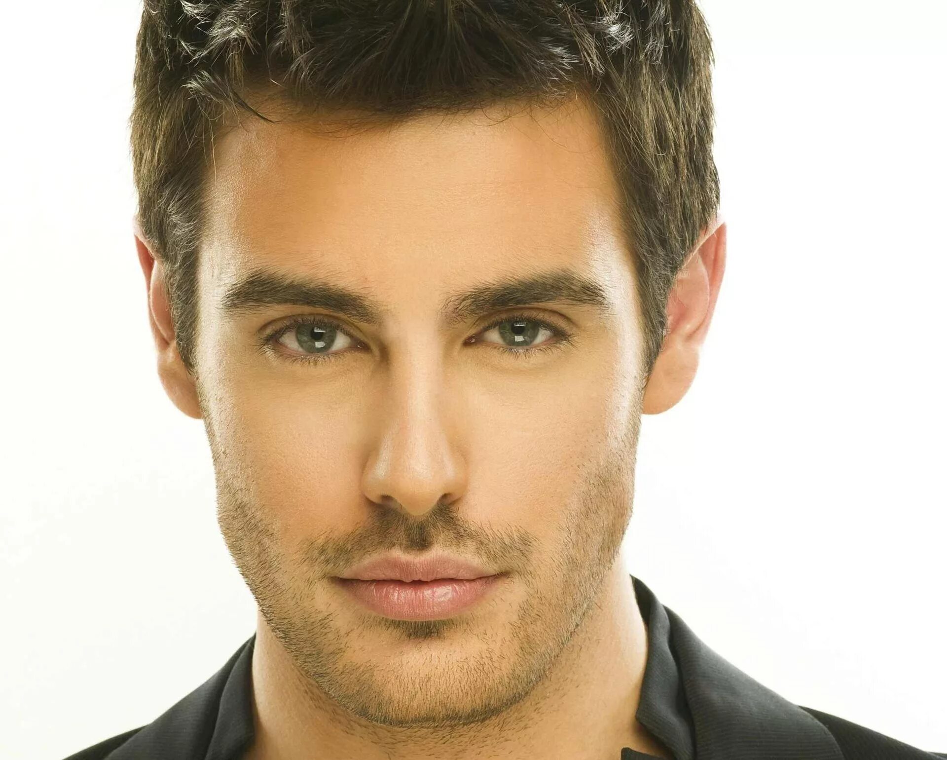 Самое красивое лицо парня