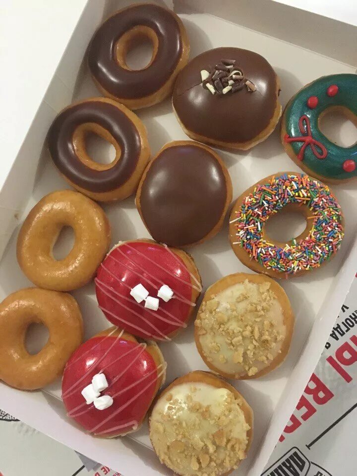 Пончики Криспи Крим. Пончики Krispy Kreme в Москве. Криспи Крим пончики Свиблово. Магазин пончиков Криспи Крим. Шарики криспи