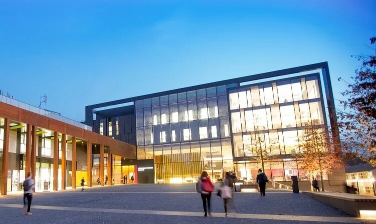 Oxford brookes university. Оксфорд брукс университет. Oxford brookes university. Оксфордский университет кампус. Ташкент оксфорд брукс.