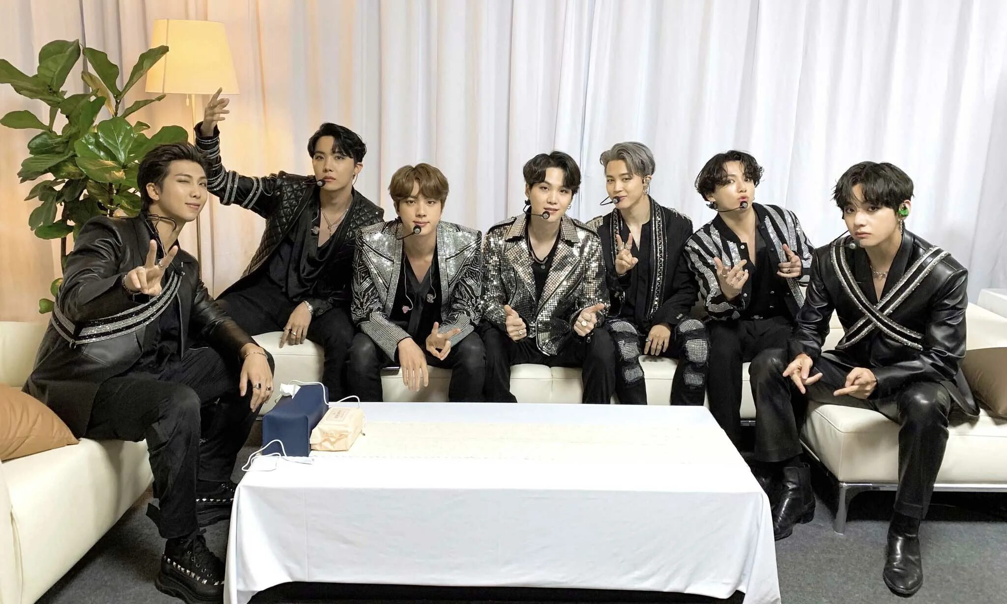 Группа бтс корея 2020. Пак чимин 2023. Где сейчас бтс 2023. Где сейчас бтс 2023. Юнги бтс 2022.