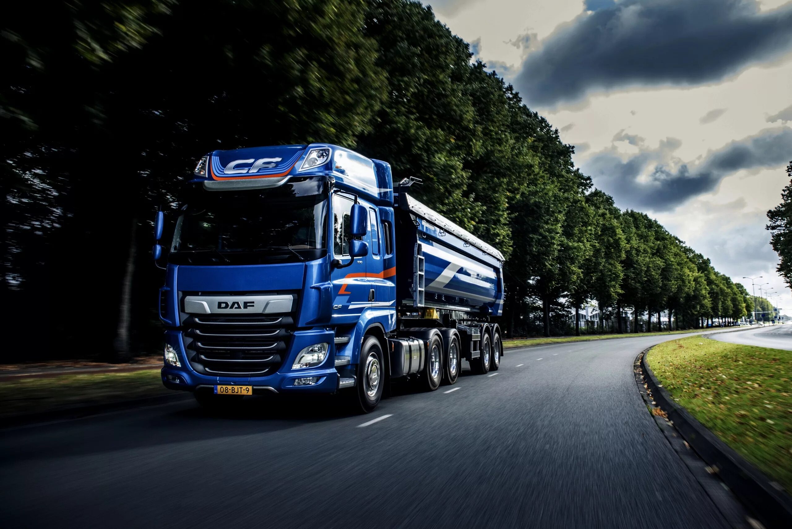 Тягач. Автопарк volvo fh. Синий тентованный грузовик скания. Грузовой автомобиль синий. Man tgx 18.