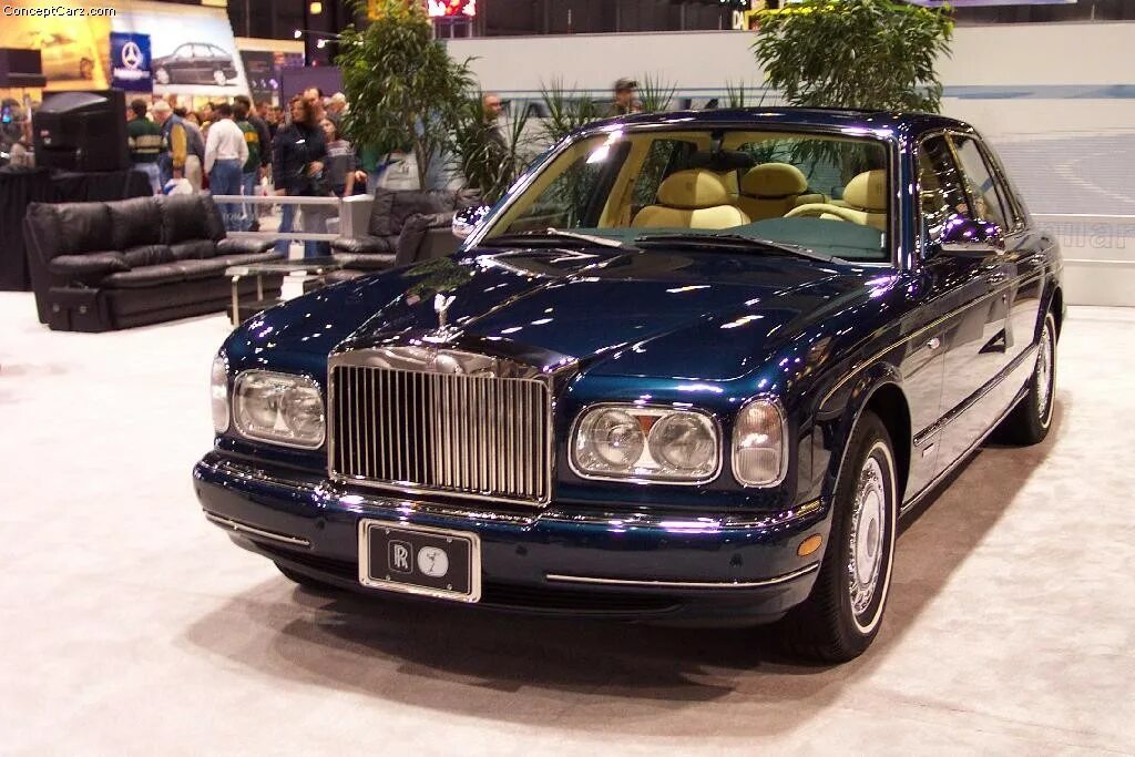 Rolls история. Роллс Ройс 2001. Rolls Royce Park Ward. Rolls Royce старый 2001. 2005 Rolls-Royce Park Ward.