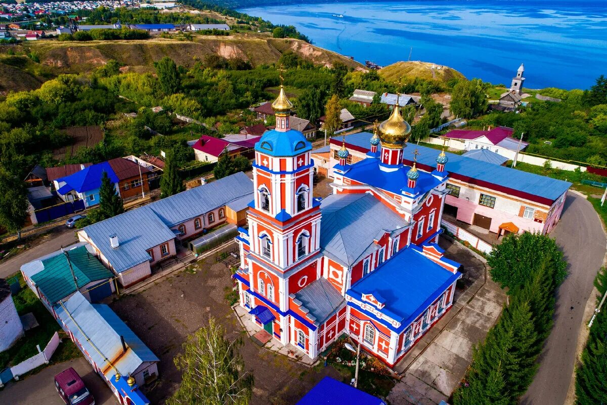 Собирается посетить