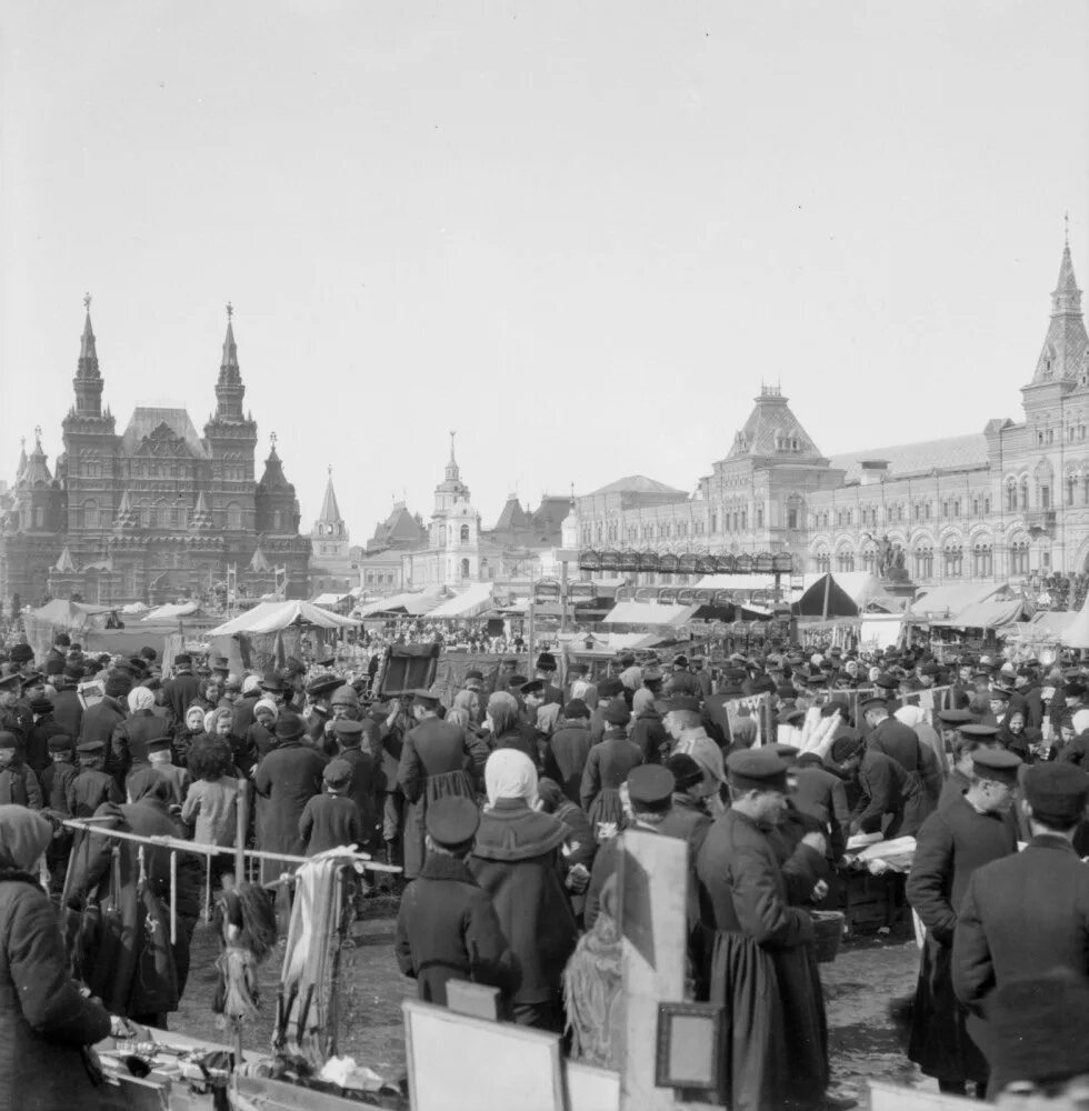 Россия 1910 год Москва. Москва 1910е. Москва 1910-х. 1910-Е. красная площадь в Вербное воскресенье. Фото Самуэля Гопвуда.