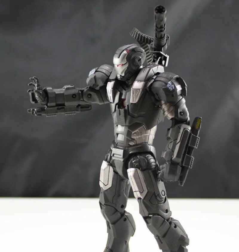 Игрушки марвел хасбро war machine. Железный воитель марвел. Фигурку воителя. Игрушки мстители. Фигурка воителя марвел.