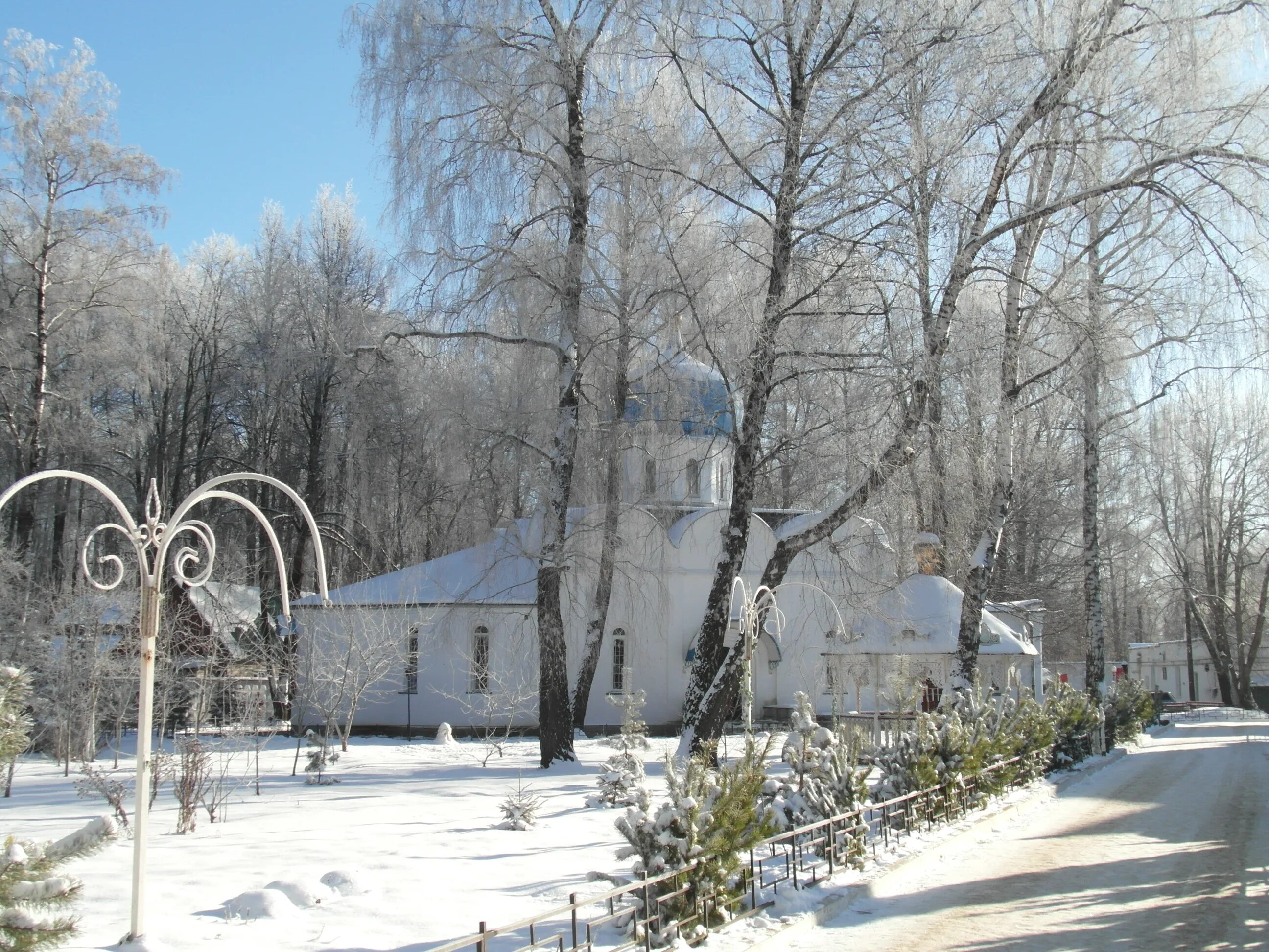 Свято-Успенский монастырь (Новомосковск). Монастырь в Новомосковске Тульской области. Успенский монастырь Новомосковск беседка. Свято- Успенский мужской монастырь в Новомосковске Тульской обл.. Успенский монастырь новомосковск