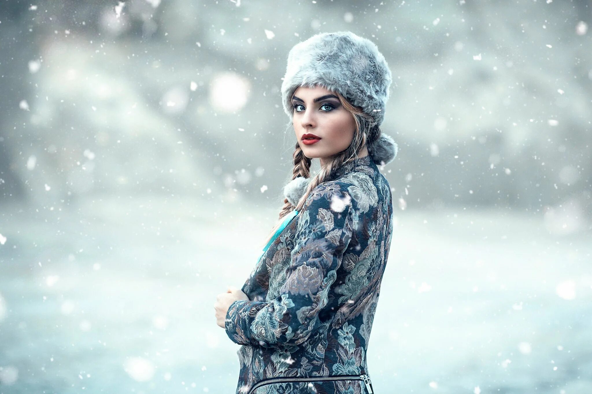 Снежная женщина. Алессандро ди чикко. Снежное искушение. Снежная красавица. Снежное искушение.
