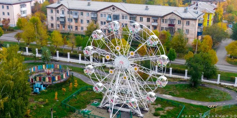 Колеса южноуральск. Парк города Южноуральск. Городской парк Южноуральск. Колесо обозрения Южноуральск. Город Южноуральск Челябинская область.