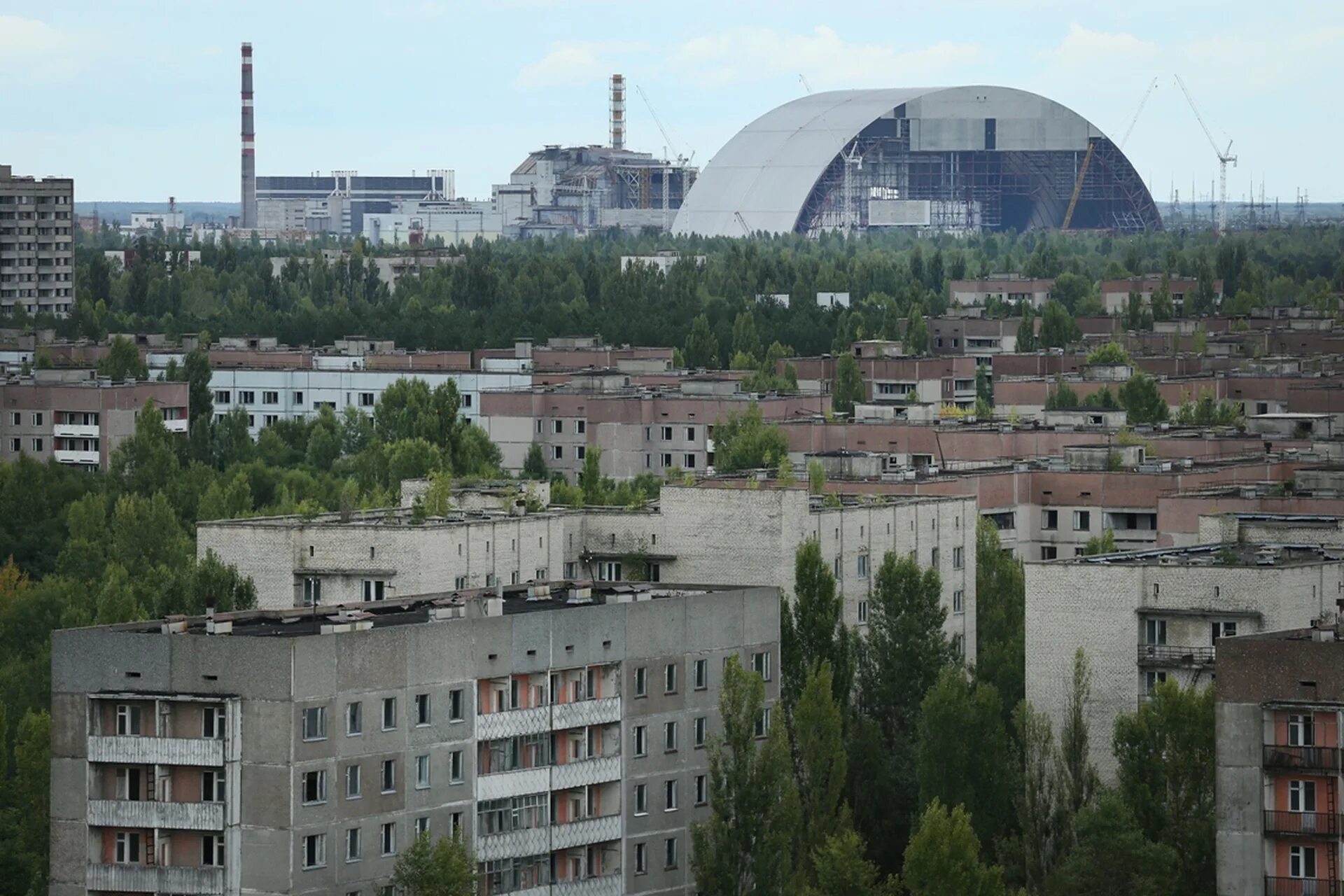 Chernobyl на русском. Чернобыльская АЭС Припять. Припять Чернобыль ЧАЭС. Чернобыльская АЭС И город Припять. Чернобыль город Припять сейчас.