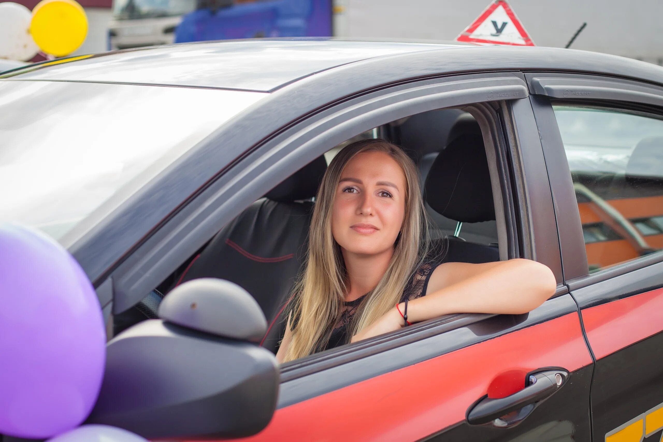 Автошкола идеал Кондопога. Инструктор по вождению. Восьмерка автошкола.