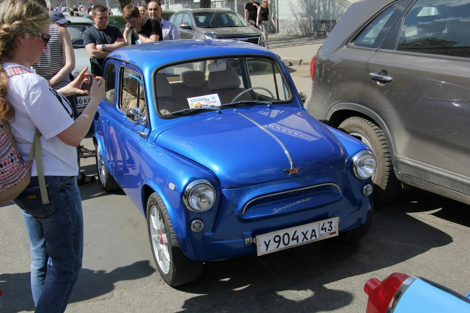 Запорожец киров. Памятник автомобилю заз 965 запорожец. Запорожец киров. Заз-966 «запорожец». Заз-965 965а.